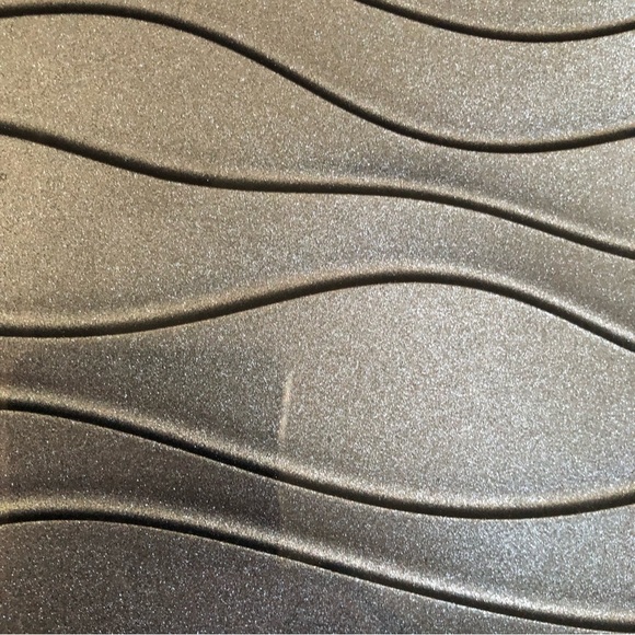 Stunning Square Wavy Edged Plate with lined detailed .  It would look fab decor - Picture 5 of 10